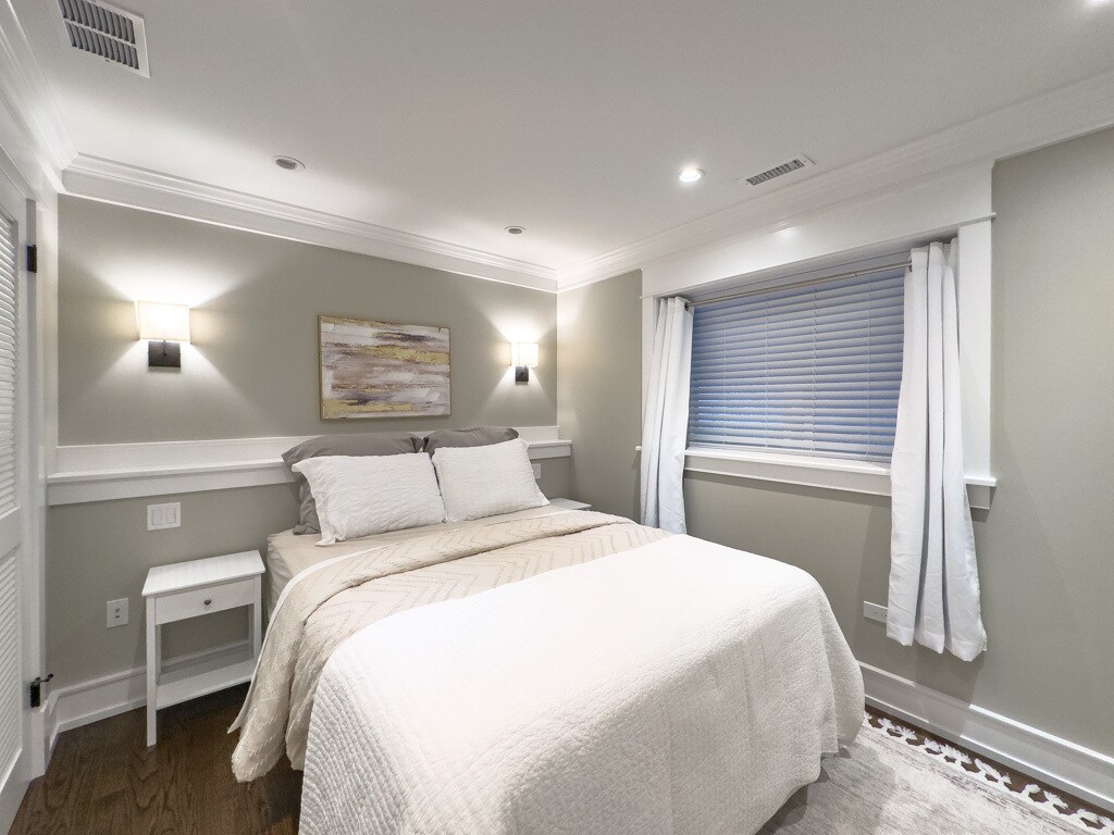 Building Photo - 3453 N Hoyne Ave