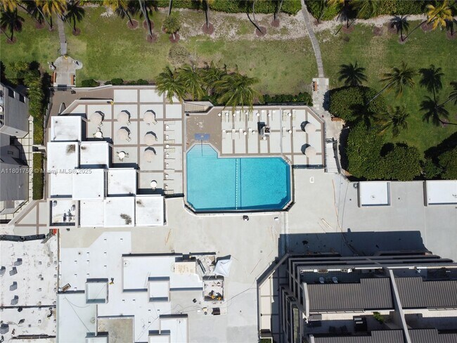 Building Photo - 201 Crandon Blvd