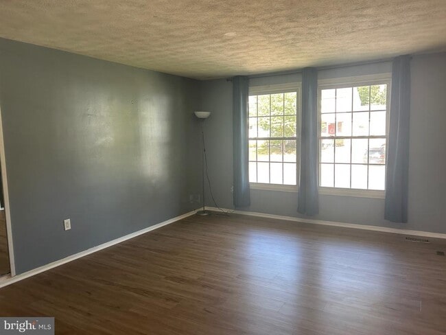 Building Photo - 615 McKinway