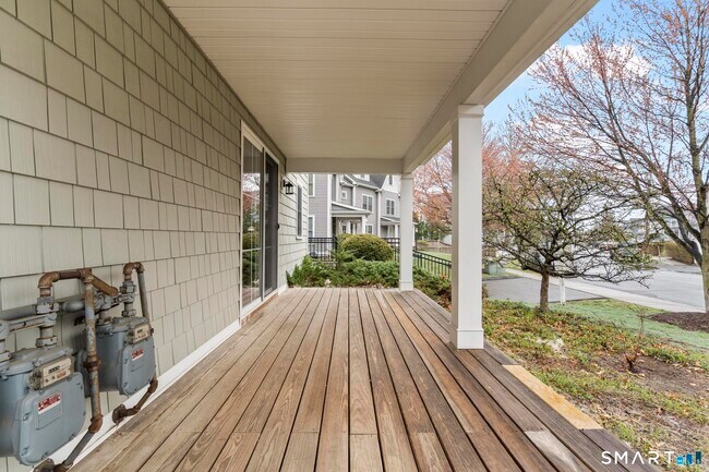 Building Photo - 15 W Main St