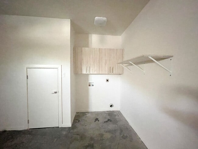 Building Photo - 8101 N 23rd St