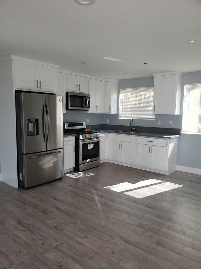 Building Photo - 33(1635)