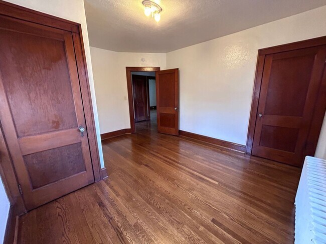 Building Photo - 2 Blocks from Grandin Village - Immaculate...