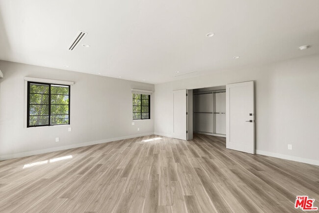 Building Photo - 10122 Sunbrook Dr