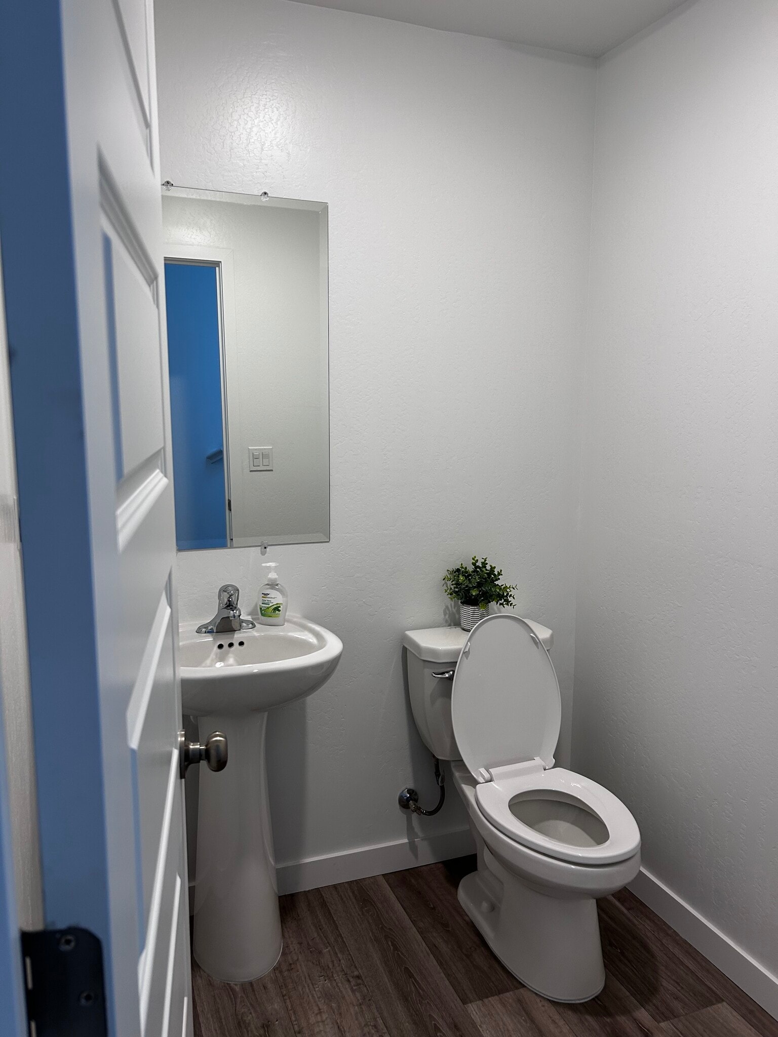 Half Bath - 8716 Hamblen Ct