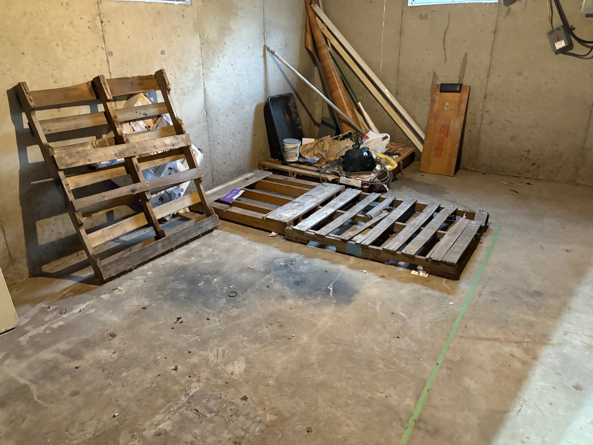 Shared basement area - 5713 Norledge Ave