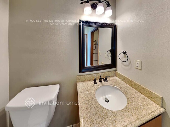 Building Photo - 9919 Zircon Dr SW