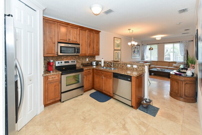 Building Photo - 3033 Waterside Cir
