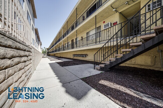 Building Photo - 6546-6542 Sepulveda Blvd