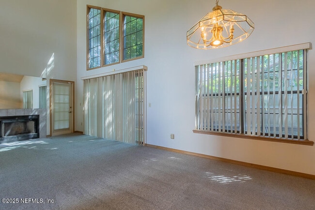 Building Photo - 3619 Bridgewood Dr