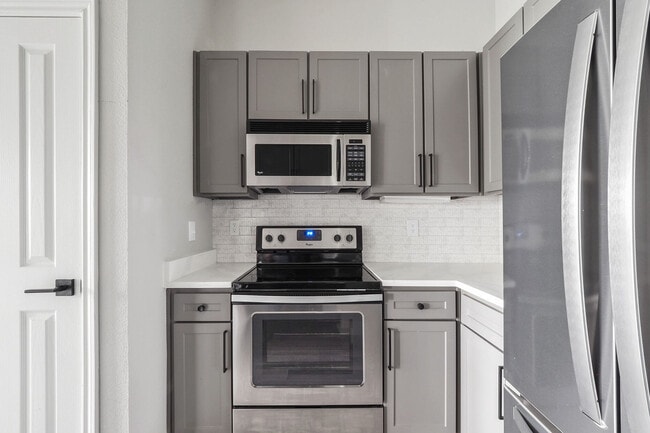 Primary Photo - No Deposit! Modern 1/1 in Downtown!