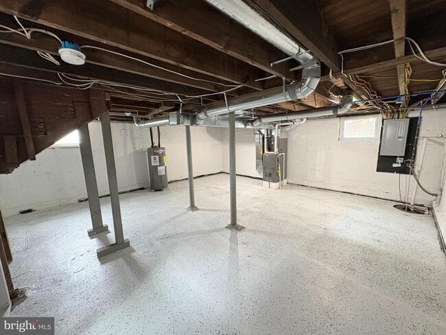 Building Photo - 1535 Gross Ave