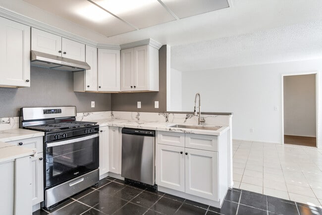 Building Photo - 12579 Santa Fe Trail