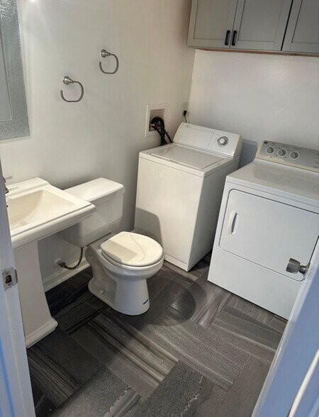 Building Photo - 3754C Helios Ct