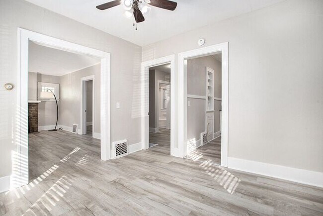Building Photo - $1450- 2 Bedroom home, Renovated - Ask abo...