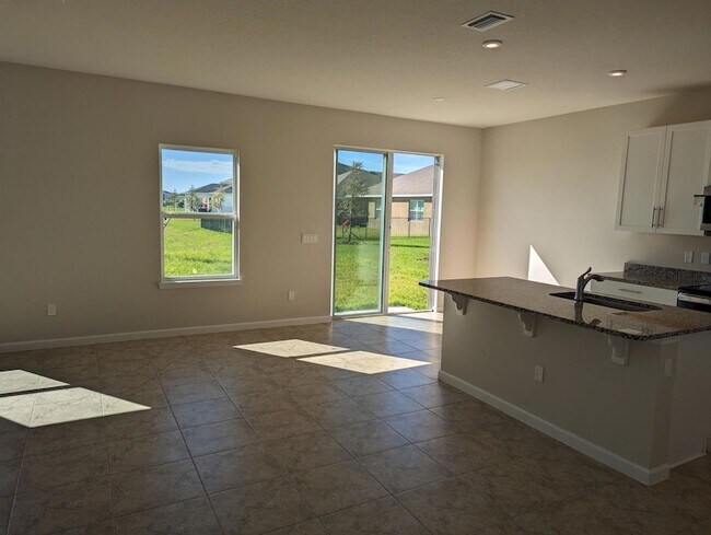 Building Photo - 10644 SW Vasari Way