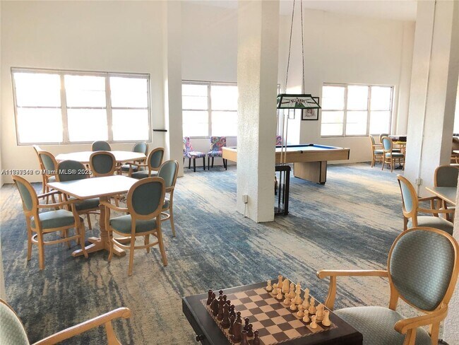 Building Photo - 18021 Biscayne Blvd