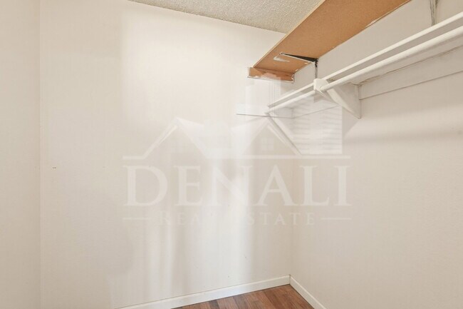 Building Photo - 808 S Langley Ave