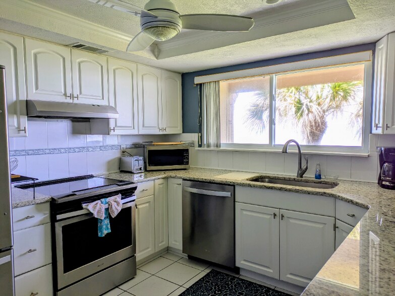 Building Photo - 3150 N Atlantic Ave