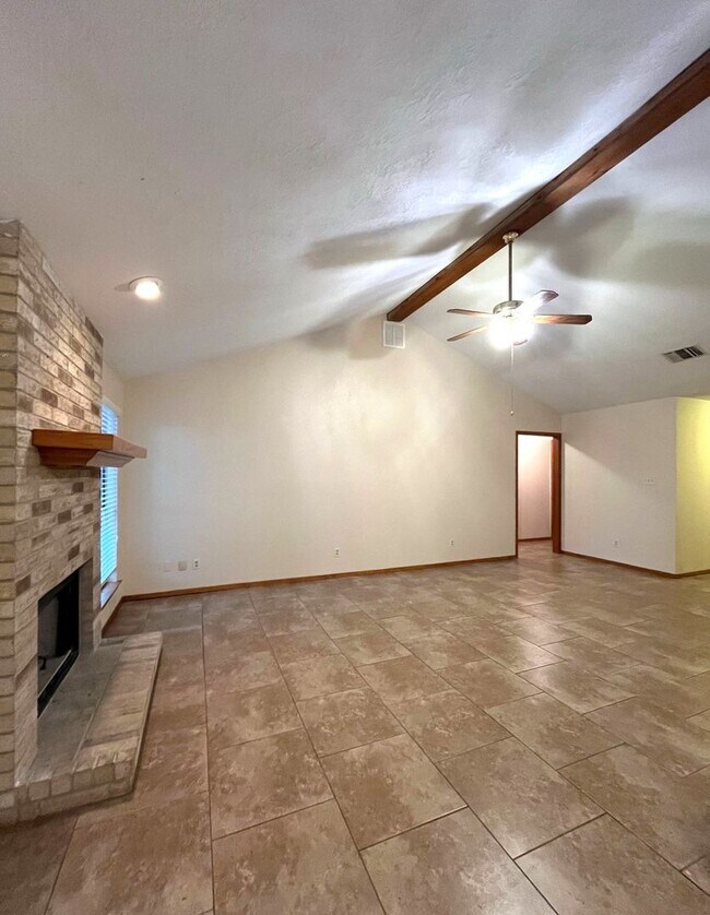 Building Photo - 917 Seminole Dr