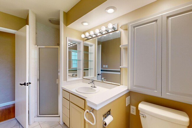Building Photo - **APPROVED APPLICANTS**  Eastside Ground L...