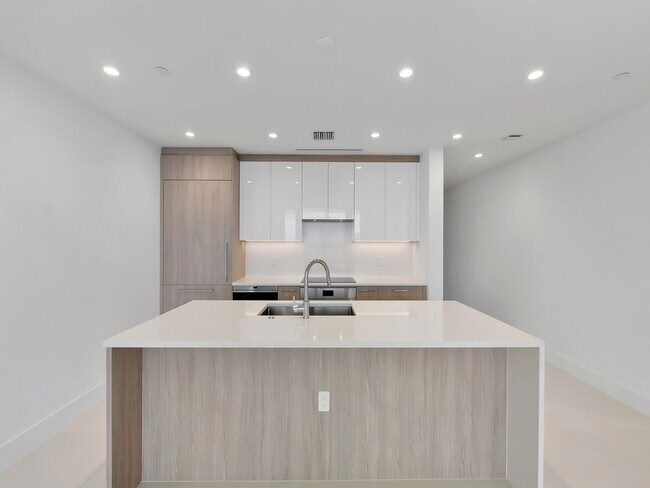 Building Photo - 153 Seabreeze Blvd