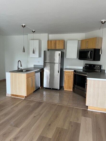 Kitchen #302 - 3949 Los Feliz Blvd