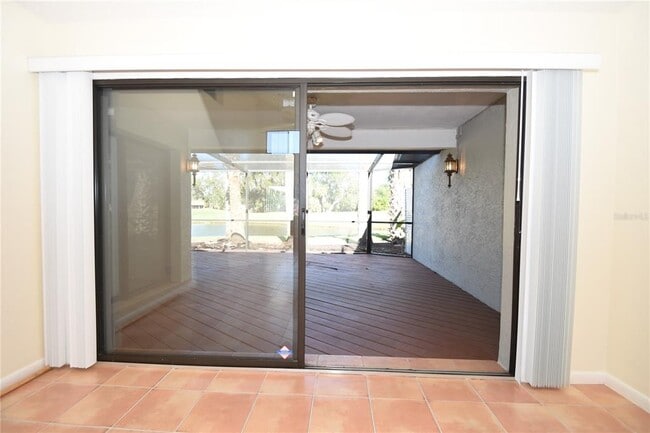 Building Photo - 74 Lake Forest Pl