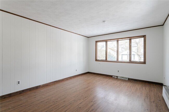 Building Photo - 176 Merwin Ave