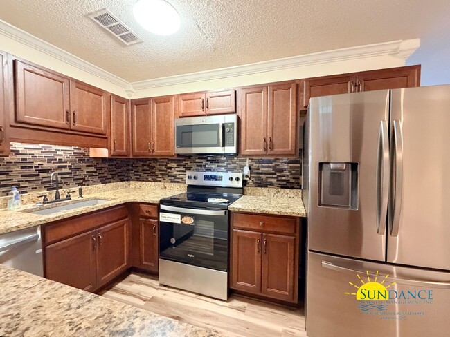 Building Photo - Lovely 4-Bedroom Home Close to Ferry Park!