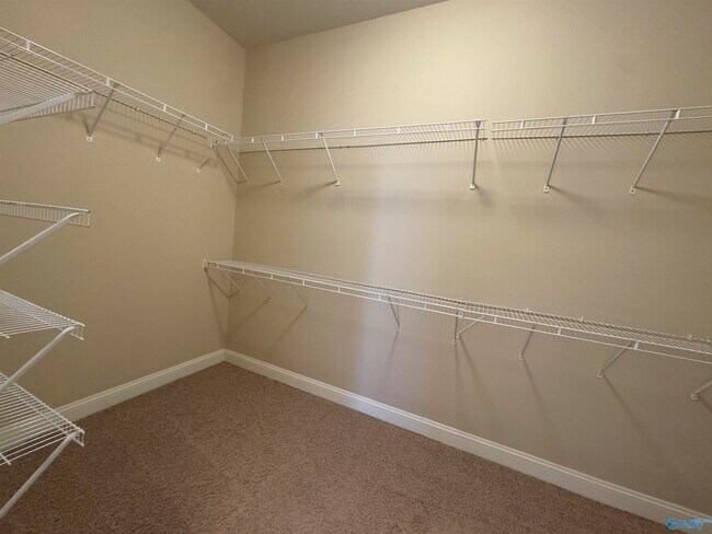 Building Photo - 2444 Bell Manor Dr SW
