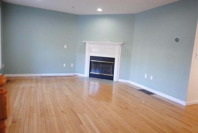 Building Photo - 65 Georgetown Dr