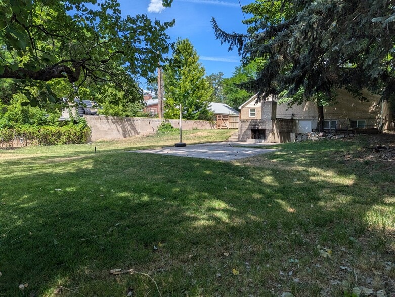 Building Photo - 2566 S 150 W