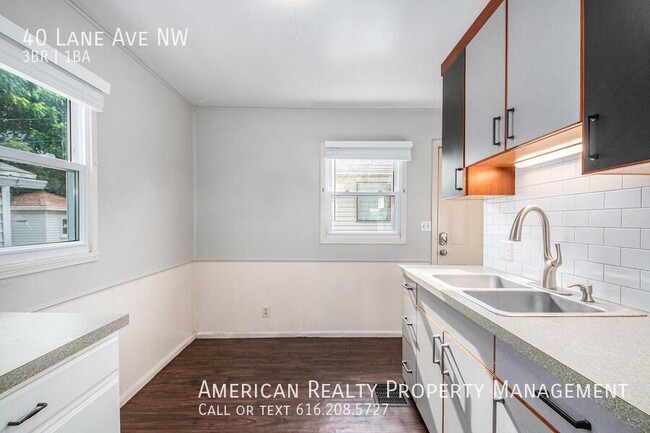 Building Photo - 40 Lane Ave NW