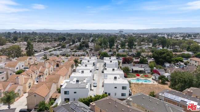 Building Photo - 9109 N Nilo Ln