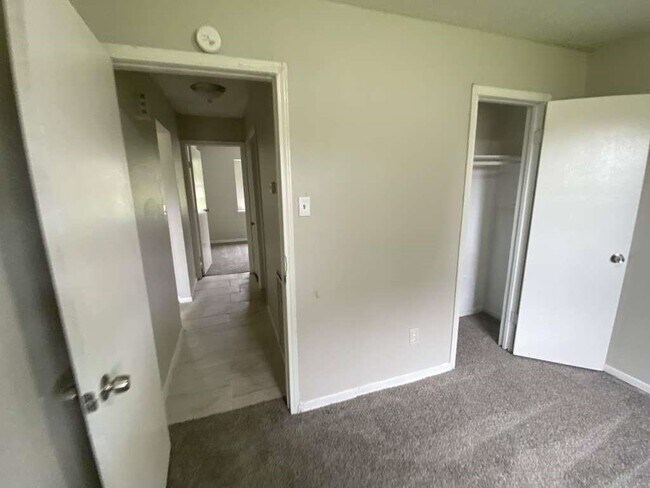 Building Photo - 3306 Trail Lake Dr