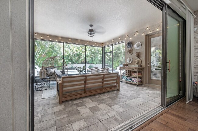 Building Photo - 10261 Blossom Trail