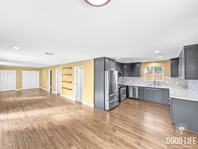 Building Photo - Charming 3BD/2BA House in Imperial Beach W/ A/C, W/D, 2-Car Garage, & Grass Backyard!