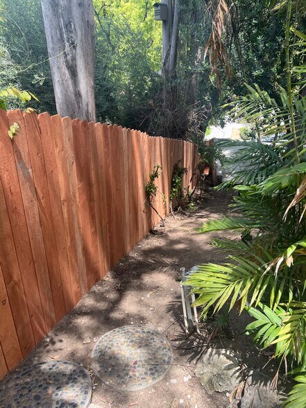 Building Photo - 340 Mt Washington Dr