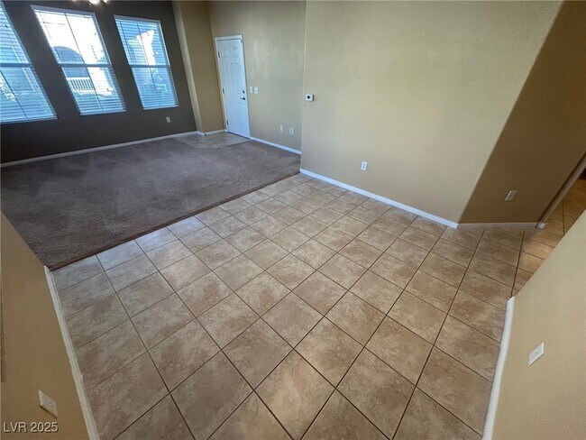 Building Photo - 10550 W Alexander Rd