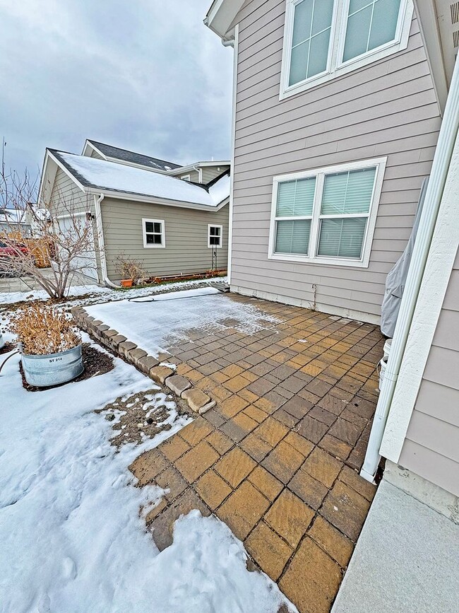 Building Photo - Bright Southside Single Family Detached Home