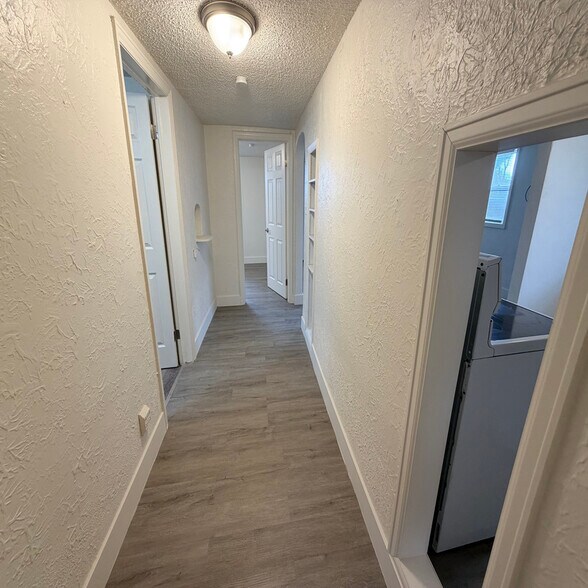 Building Photo - 1525 6th St