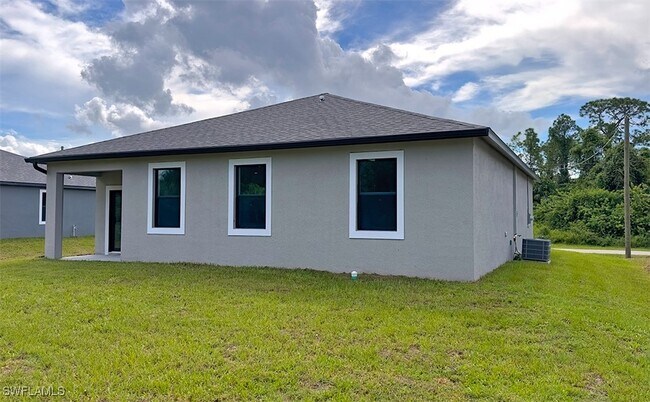 Building Photo - 8007 Vega Ct