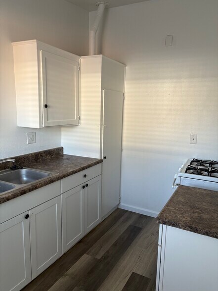 Building Photo - 1239 W Avenue H15