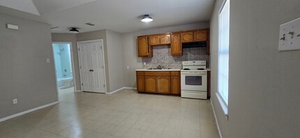 Building Photo - 5230 N Inspiration Rd