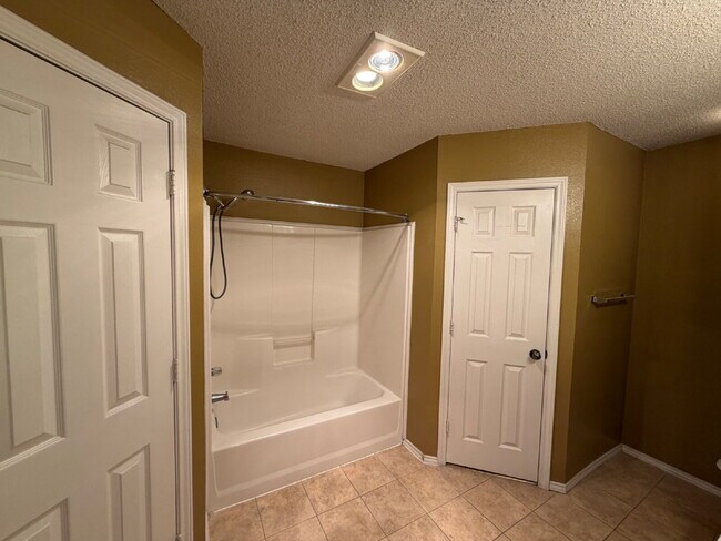 Building Photo - Beautiful House Located A Few Blocks From Elementary & Close Access To S.Loop 289 & Interstate!