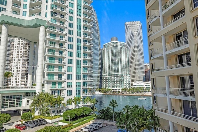 Building Photo - 888 Brickell Key Dr