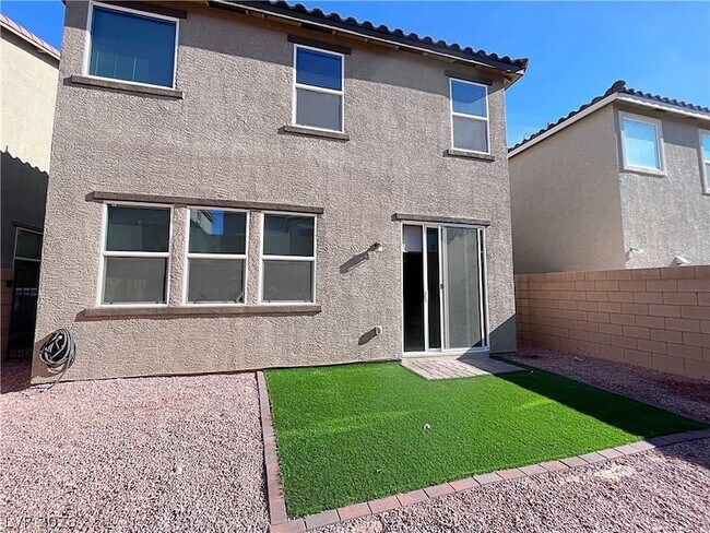 Building Photo - 5587 Lushan St