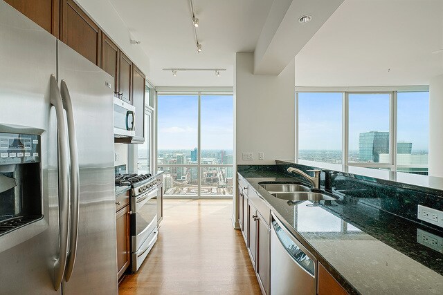 Building Photo - 1201 S Prairie Ave