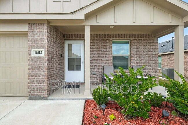 Building Photo - 1653 Bluffview Dr